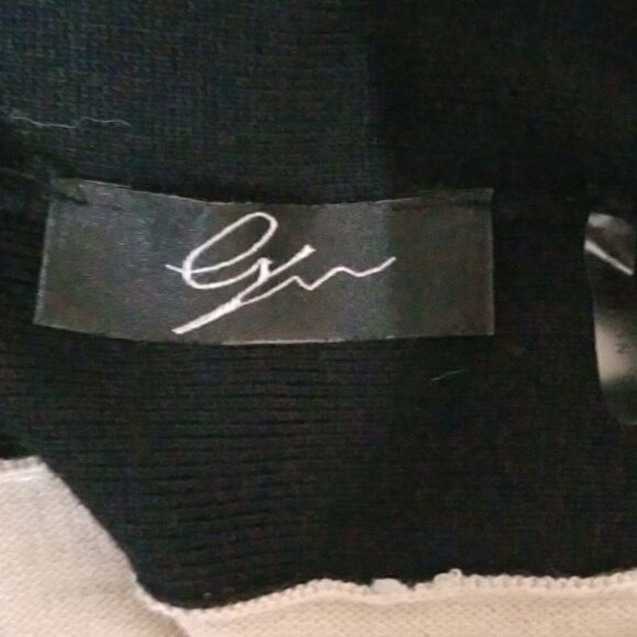 Cyrus Tan& Black Cardigan Sweater size Large - Picture 8 of 8